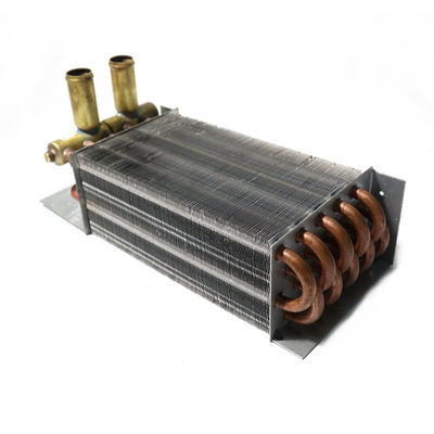 8101-04125 Tanque de agua del radiador de aluminio para el autobús Higer Aumentar el rendimiento de su HIGER