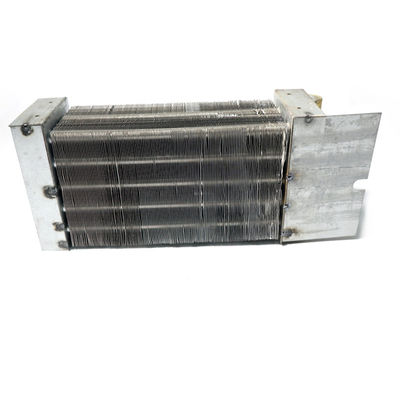 8101-04125 Tanque de agua del radiador de aluminio para el autobús Higer Aumentar el rendimiento de su HIGER