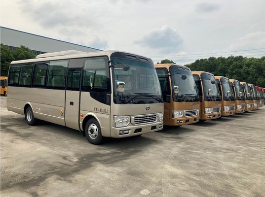 La aventura fuera de carretera se hace fácil con un motor diesel de 140 CV Autobús de limusina de 30 asientos Autobús turístico