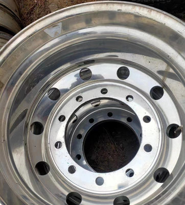 Repuestos para camiones de autobuses Rueda de aleación de plata para autobuses Zhongtong Perfecto ajuste y rendimiento