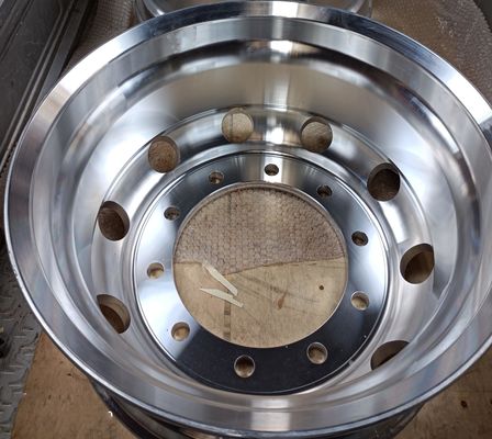 Repuestos para camiones de autobuses Rueda de aleación de plata para autobuses Zhongtong Perfecto ajuste y rendimiento