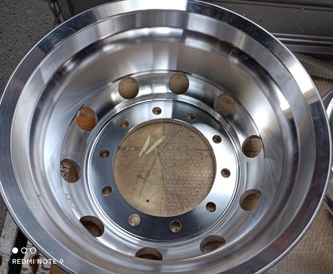 Repuestos para camiones de autobuses Rueda de aleación de plata para autobuses Zhongtong Perfecto ajuste y rendimiento